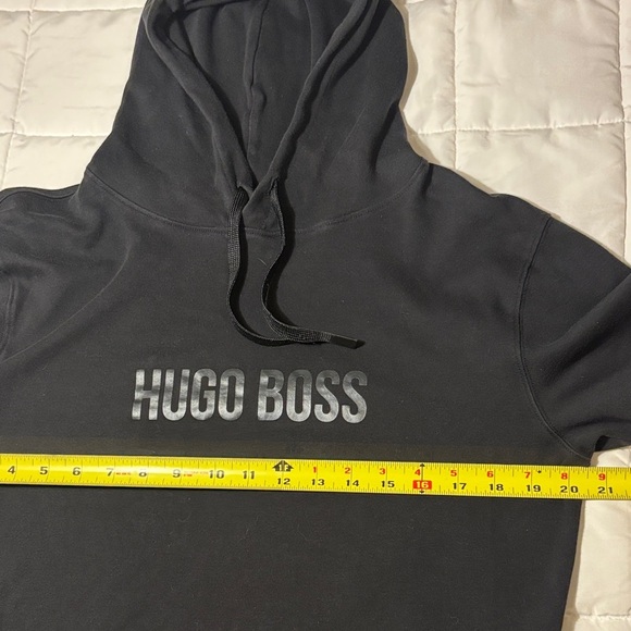 Hugo Boss Black Short-Sleeved Hoodie with Logo - Picture 5 of 12